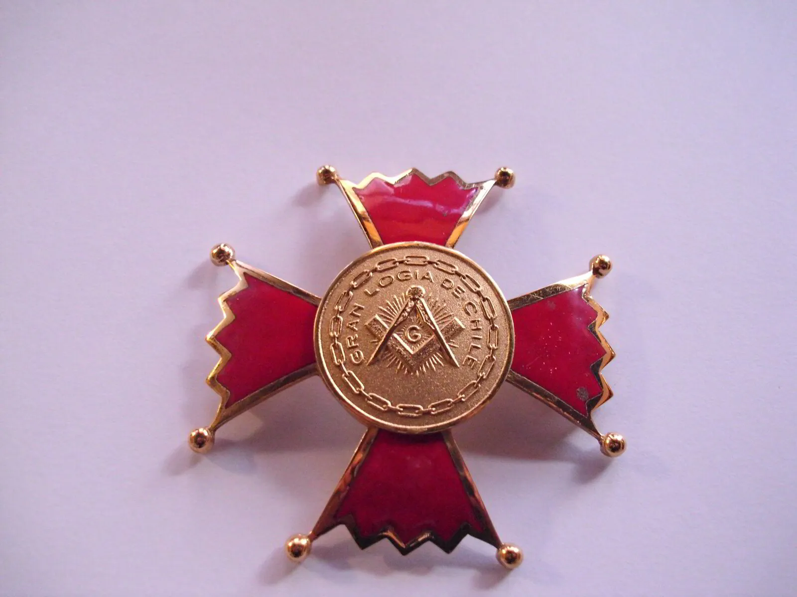 Cruz con Logo Masónico